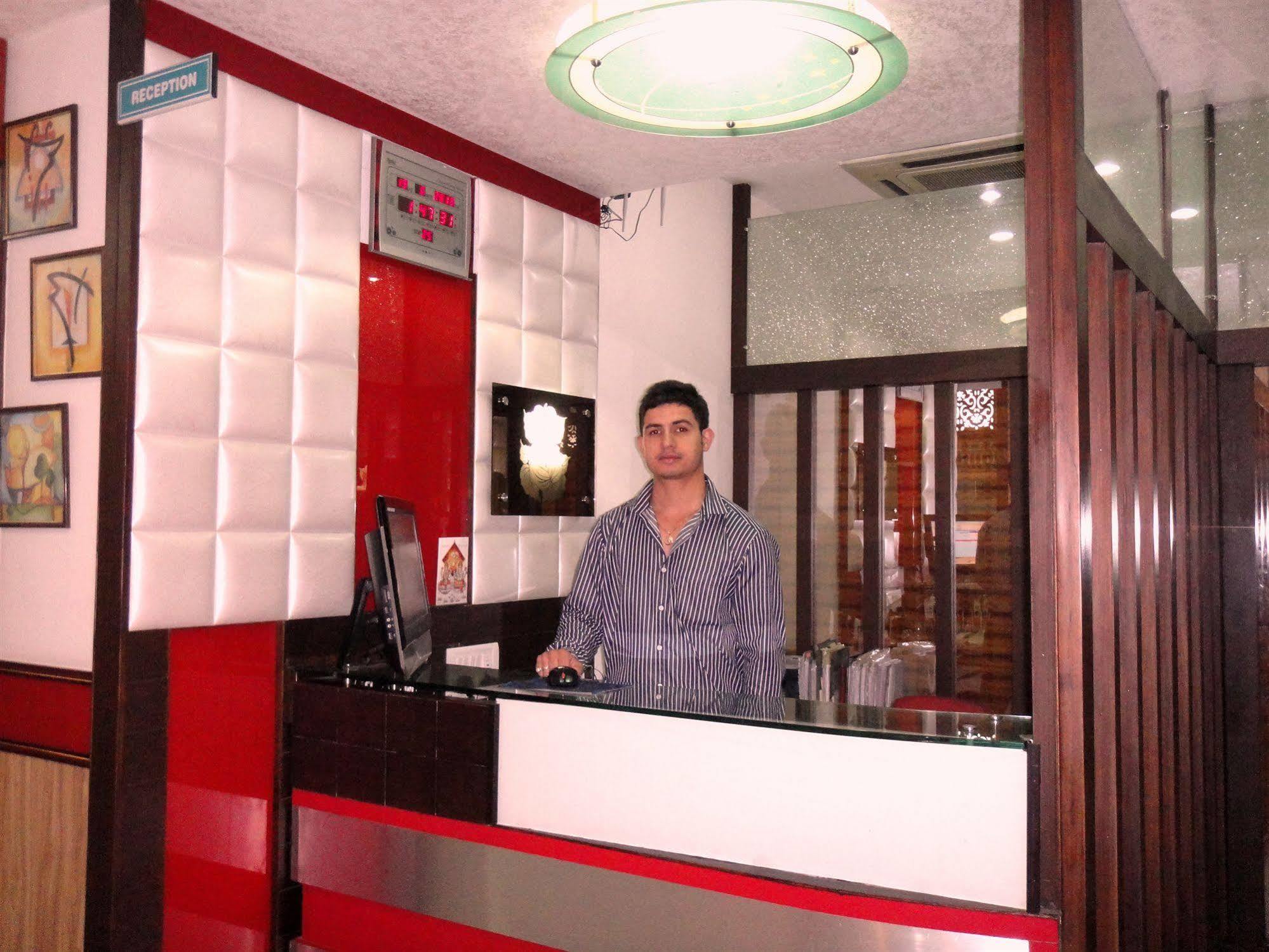 Hotel Orbit 34 Chandīgarh Exterior foto